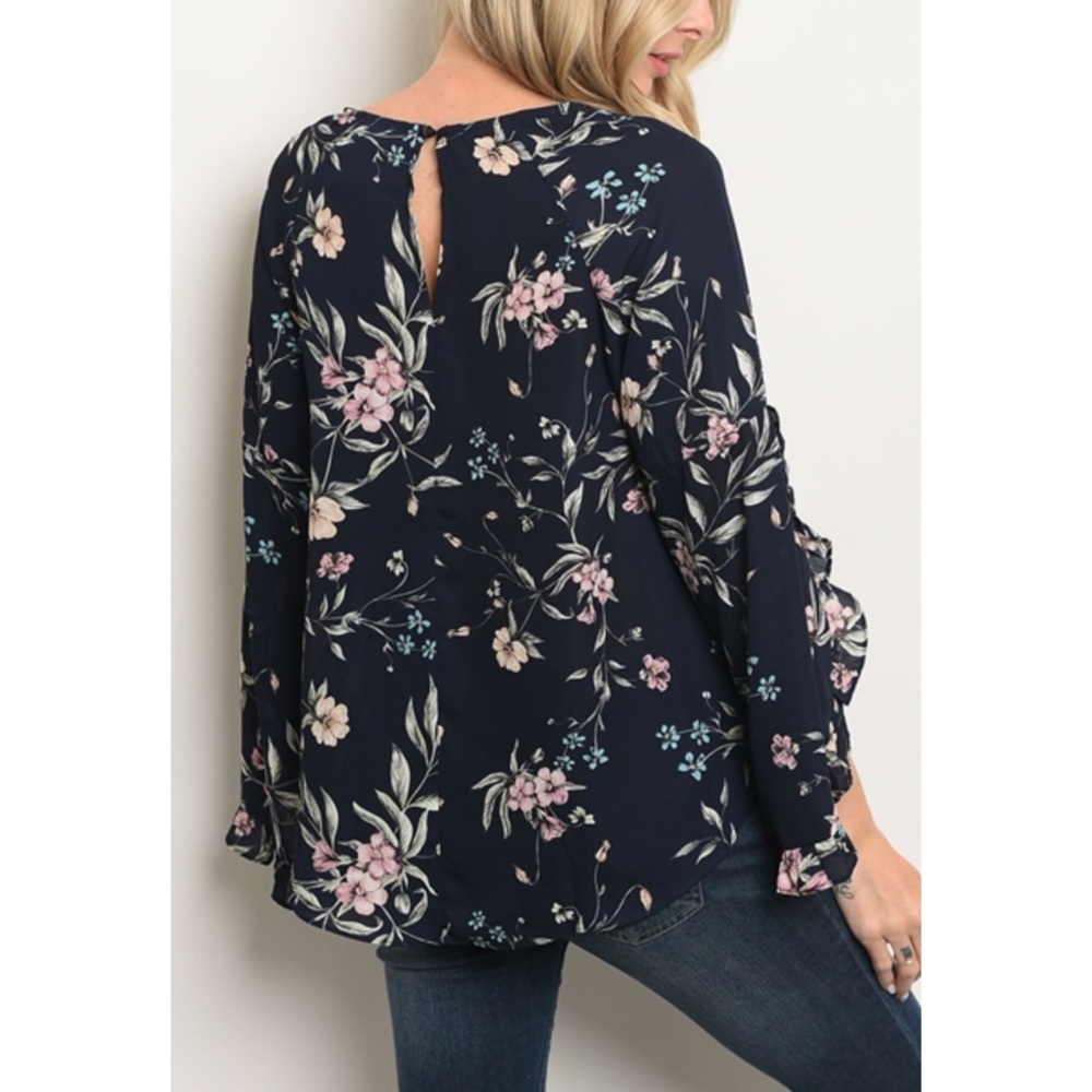 💕 New Arrival  Navy Floral Top - Picture 3 of 3